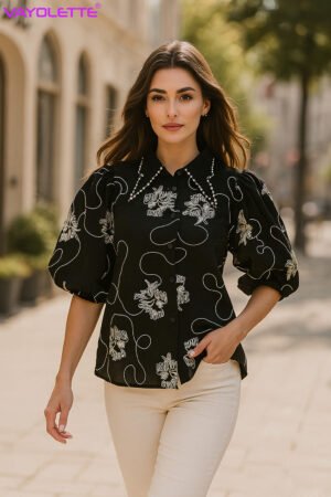 Wholesale women’s fashion tops – 5-piece bunch for boutiques, Wholesale women’s cotton tops 300393 – trendy everyday wear, Bulk women’s cotton blouse 300393 by Vayolette for resellers